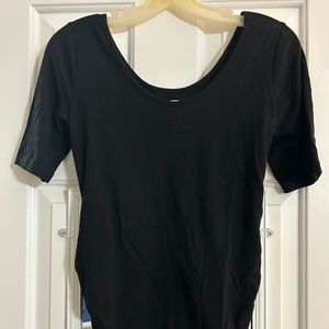Scoop front and back maternity top
